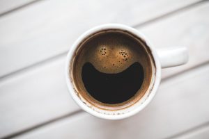 Czy kawa może pomóc w redukcji ryzyka rozwoju raka jelita grubego?